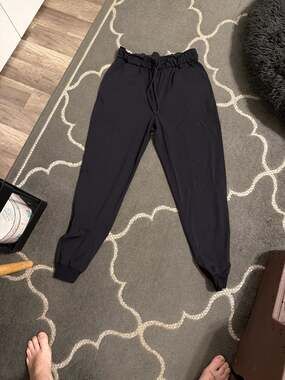 Lululemon Stretch High-Rise Jogger 25" in Black